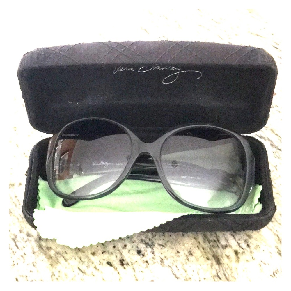 Vera Bradley navy sunglasses